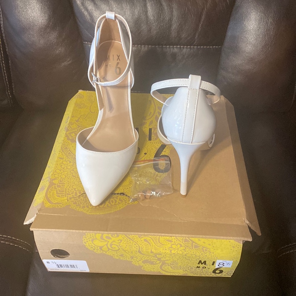 Women pumps